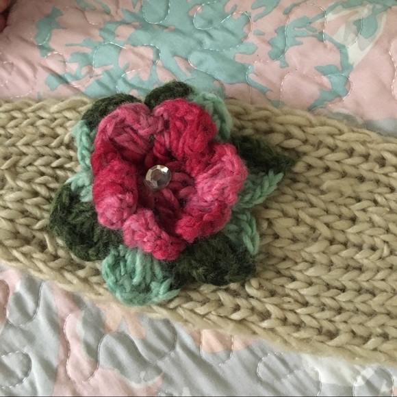 FREE WITH PURCHASE Flower crochet ear muff headband fall winter - Picture 3 of 4
